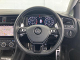 4WDシステム搭載。ラフロードで高い走破性を発揮してくれる本格派SUV。たくさんの道具を詰め込んで今こそアウトドアに!
