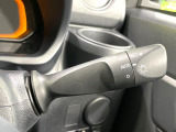 【オートライト】周りの明るさに応じて自動でヘッドライトの点灯・消灯ができる機能です!ライトの付け忘れ・消し忘れなどが無くなり、雨の日や夕方の走行も安心!トンネル通過時も便利ですね♪
