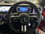 握りやすいハンドルの形状をしておりますので、お客様の運転をサポートしてくれます!