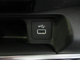 便利な充電用USBジャックも付いています☆周辺機器の充電にご利用頂けます☆