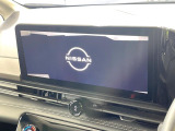 【メーカー純正ナビ】インテリアに溶け込むスタイリッシュな「専用設計」メーカーナビを装備♪視認性や操作性など基本性能にも優れ、より上質なカーライフをお楽しみいただけます。