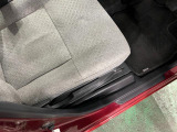 痛みの出やすい運転席シートの角、フロアマット、座面、ともに良好です