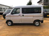 納車前にはプロのメカニックが点検、整備を行いますので安心してお乗り頂けます。
