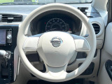 インテリアに合わせたデザインのステアリングは、運転される方のことも考え、運転しやすい形状、大きさです。是非一度、実際に触ってお確かめください。