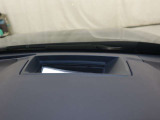 ヘッドアップディスプレイを装備しております。運転中視線を外すことなく速度を確認できます。