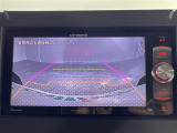 【バックモニター】後ろのカメラの映像をモニターに映し出すことができます!後方の見えない死角や、障害物との距離感をしっかり確認することができます!駐車が苦手な方におすすめです。