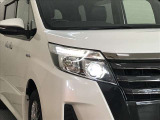 LEDヘッドライトです。デザイン性がよくとても明るいので、夜間の走行や悪天候でも安心です。しかも長寿命!