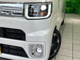 【LEDヘッドライト】悪天候や夜間走行時も良好な視界を確保し安心して運転できる高輝度LEDヘッドライトを装備!点灯速度が早く、消費電力も抑えられています。