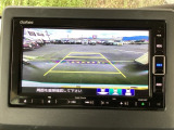 バックモニター付きで、車庫入れやバック時の後方確認をサポート。