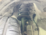 お車を安心してお乗りいただく為には、足回りの定期点検が欠かせません。サービスサポート(有償保証)では無料点検もご提供しており、安心のカーライフをお過ごしいただけるサポート体制が整っています。