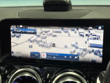 ●純正ナビ:一体感のあるナビは、高級感ある車内を演出してくれます。オーディオ機能も充実しておりますので、運転もより楽しめます♪