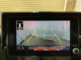 バックモニターつきですから車庫入れもラクになりますね。とても便利でうれしい安全装備です(^^♪