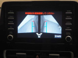 パノラミックビューモニター付きです。車両を上から見たような映像をディスプレイオーディオ画面に表示。運転席からの目視だけでは見にくい、車両周辺の状況をリアルタイムでしっかり確認できます。