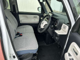 厚みのあるシートは座り心地も良く運転席も助手席もリラックスしてゆったりと座れます!