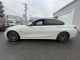 ご納車前には、BMWを熟知したメカニックによる100項目の点検・整備を行います。不具合箇所、交換時期に達している部品に関しましては、全て当社負担で交換してからのご納車となります。