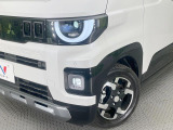【LEDヘッドライト】悪天候や夜間走行時も良好な視界を確保し安心して運転できる高輝度LEDヘッドライトを装備!点灯速度が早く、消費電力も抑えられています。