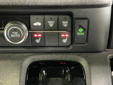 運転席/助手席シートヒーターで寒い日もすぐに温かくなり快適に過ごせます。2段階の温度調整が可能です
