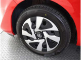 かっこいいホイールですね。 車のイメージを大きく左右するホイール部分はコダワリを持ちたいですね。
