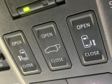 【両側パワースライドドア】スマートキーや運転席のスイッチで後席両側スライドドアの開閉が可能♪電動だから力を入れてドアを開ける必要が無く、小さなお子様でも簡単に開け閉めでき快適です♪