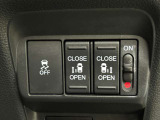 両側電動スライドドア装備 運転席からもボタン一つで開閉可能です。