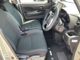 運転席も広々、ドライブも楽しめますね♪実際お座りいただくのが、分かりやすいと思います。お気軽にご来店ください!