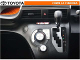 オートタイプのエアコンです。自動で風量を制御し、心地よい空気に包まれた快適な空調をつくります。