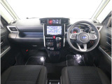 視界の良さが魅力の運転しやすいコックピット。シンプルで操作性に優れたインパネデザインと、SUBARUならではの安全性能への徹底したこだわりが光る視界設計です。
