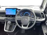 運転席まわりです。 各操作スイッチは使いやすい位置に配置されてます。