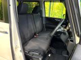 運転席シート廻りは使用感も少なく、良好な状態となっています。丁寧に使われていたことがよくわかりますね。