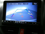 バックガイドモニターで、後方を確認しながら安心して駐車することができます。運転初心者も熟練者も必須の機能ですよ!