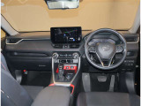 オシャレなインテリアで運転する気分も盛り上がりますよね^^