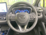 インテリアに合わせたデザインのステアリングは、運転される方のことも考え、運転しやすい形状、大きさです。是非一度、実際に触ってお確かめください。