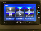 ナビゲーションはフルセグTV、インターナビ対応のGathers純正メモリーナビを搭載しています。Bluetoothオーディオ機能がありますので、スマートフォンなどの音楽も再生できます。