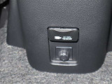 AC電源ソケットもついています。