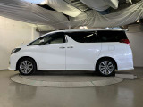 両側パワースライドドア付きだから、狭い駐車スペースなどでの 乗り降りラクラク!小さなお子さまのいるご家庭には嬉しい装備。