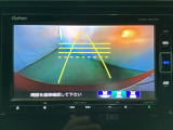 バックでの車庫入れも安心です! リアカメラが付いているバックモニター付のナビを装備しております。操作線もついており距離感も画面から確認できます。
