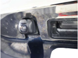 バックカメラが付いているので後方確認が非常にしやすいです。今や運転初心者も熟練者も必須装備!ついていて損はないですね♪
