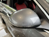 納車前整備は、メルセデスベンツ国際認定メカニックによる最新の検査ライン等の施設が充実した当社工場で入念に行います。メルセデス・ベンツの定める厳しい基準をクリアしたお車のみをご案内させて頂きます。