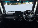 視界の良いインパネ設計で運転もスムーズ。操作しやすいレイアウトで毎日のドライブを快適にサポートします。