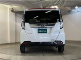 バックカメラが付いているので後方確認が非常にしやすいです。今や運転初心者も熟練者も必須装備!ついていて損はないですね♪