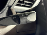 【オートライト(AUTO)】外の明るさをシステムが感知して、自動でヘッドライトが点灯します!ヘッドライトをつけ忘れを防ぐ便利機能です。