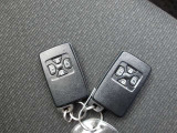 スマートキー2本付き!キーをポケットやカバンに入れておくだけでドアの施錠・開錠やエンジンスタートの操作が簡単です!