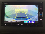 バックでの車庫入れも安心です!リアカメラが付いているバックモニター付のナビを装備しております。操作線もついており距離感も画面から確認できます。