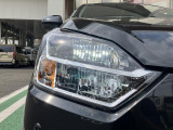 オートライト機能LEDヘッドランプ付きで、大変明るく夜間運転の視界をサポートしてくれます。また夕暮れ時やトンネル走行時にヘッドランプが自動で点灯してくれます。