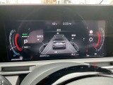視認性の良いメーターパネルデザインです。ディスプレイに各種の情報、設定画面が見やすく表示されます。