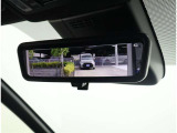 デジタルインナーミラー装備!車両後方のカメラの映像をデジタル補正で視認性を向上させてインナーミラー内に表示します♪視界を遮るものがなく、後席に同乗者がいても後方を確認しやすく安心です♪