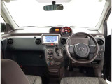 オシャレなインテリアで運転する気分も盛り上がりますよね^^