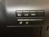 ハンドルの右奥には各種スイッチがございます