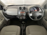 室内が明るく、運転がしやすいナチュラルベージュ内装となっております。