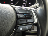 Hondaセンシングの機能のひとつ、アダプティブクルーズコントロール付!アクセルから足を離しても設定したスピードと前車との車間を保ち走行してくれます!車線維持もアシスト☆高速道路で疲労軽減ですね☆